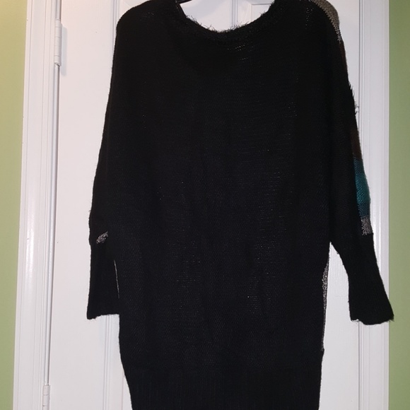Like new gorgeous BCBG sweater - Picture 2 of 4